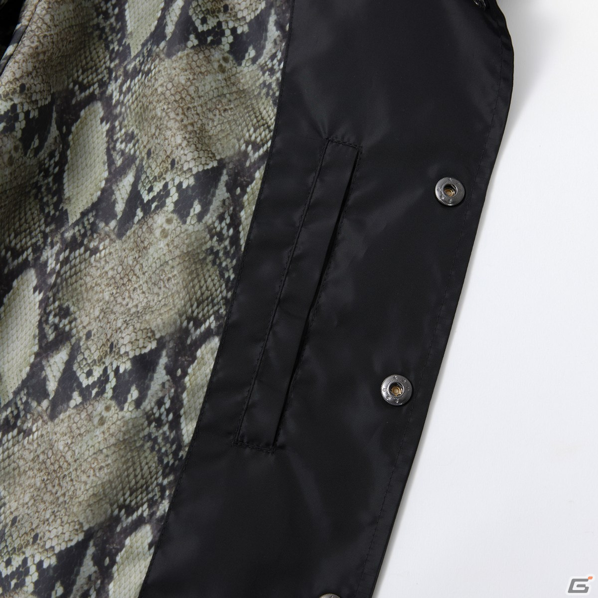 「龍が如く」の桐生一馬、真島吾朗、春日一番をイメージした腕時計、アウター、バッグが登場！小野ミチオやゴロ美モデルのアイテムもの画像56