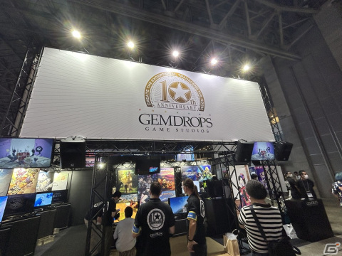 ジェムドロップブースは10年間の歴史がズラリ！コミカライズも決定した喜多山浪漫氏「エトランジュ オーヴァーロード」のラノベ型限定冊子も配布【TGS2023】の画像16