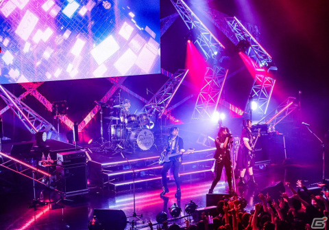 「The QUEEN of PURPLE 2nd Live Tour Live and let “Live”」東京公演レポート：「ナナシス」が誇る4人組ガールズロックバンド“QOP”の現在地の画像10