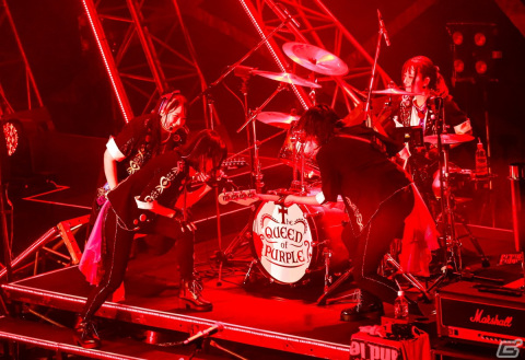 「The QUEEN of PURPLE 2nd Live Tour Live and let “Live”」東京公演レポート：「ナナシス」が誇る4人組ガールズロックバンド“QOP”の現在地の画像12