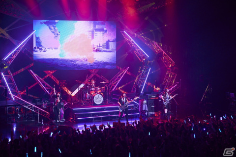 「The QUEEN of PURPLE 2nd Live Tour Live and let “Live”」東京公演レポート：「ナナシス」が誇る4人組ガールズロックバンド“QOP”の現在地の画像13