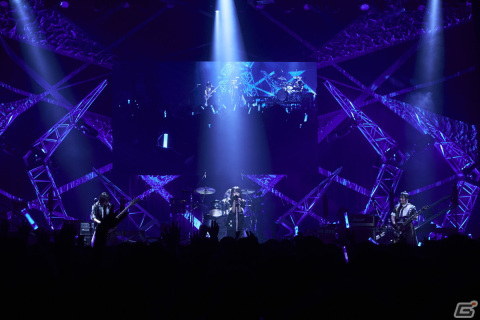「The QUEEN of PURPLE 2nd Live Tour Live and let “Live”」東京公演レポート：「ナナシス」が誇る4人組ガールズロックバンド“QOP”の現在地の画像19