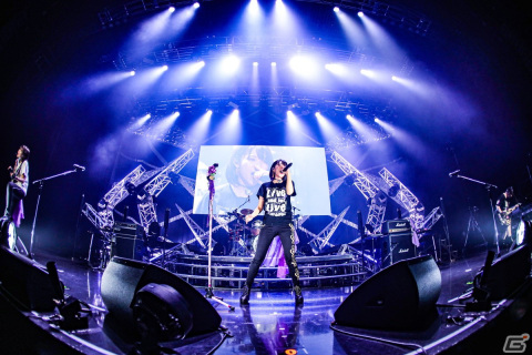 「The QUEEN of PURPLE 2nd Live Tour Live and let “Live”」東京公演レポート：「ナナシス」が誇る4人組ガールズロックバンド“QOP”の現在地の画像3
