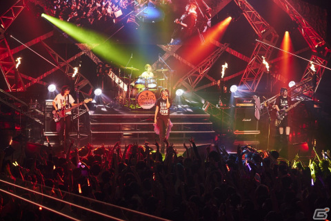 「The QUEEN of PURPLE 2nd Live Tour Live and let “Live”」東京公演レポート：「ナナシス」が誇る4人組ガールズロックバンド“QOP”の現在地の画像39