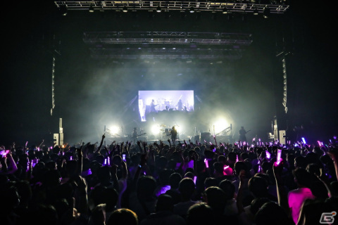 「The QUEEN of PURPLE 2nd Live Tour Live and let “Live”」東京公演レポート：「ナナシス」が誇る4人組ガールズロックバンド“QOP”の現在地の画像4