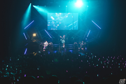 「The QUEEN of PURPLE 2nd Live Tour Live and let “Live”」東京公演レポート：「ナナシス」が誇る4人組ガールズロックバンド“QOP”の現在地の画像51