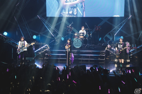 「The QUEEN of PURPLE 2nd Live Tour Live and let “Live”」東京公演レポート：「ナナシス」が誇る4人組ガールズロックバンド“QOP”の現在地の画像52