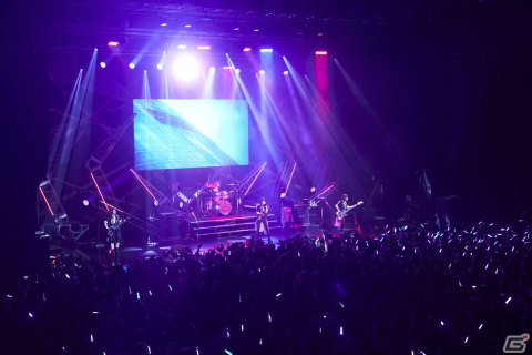 「The QUEEN of PURPLE 2nd Live Tour Live and let “Live”」東京公演レポート：「ナナシス」が誇る4人組ガールズロックバンド“QOP”の現在地の画像7