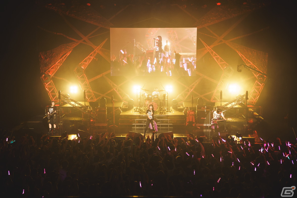 「The QUEEN of PURPLE 2nd Live Tour Live and let “Live”」東京公演レポート：「ナナシス」が誇る4人組ガールズロックバンド“QOP”の現在地の画像33