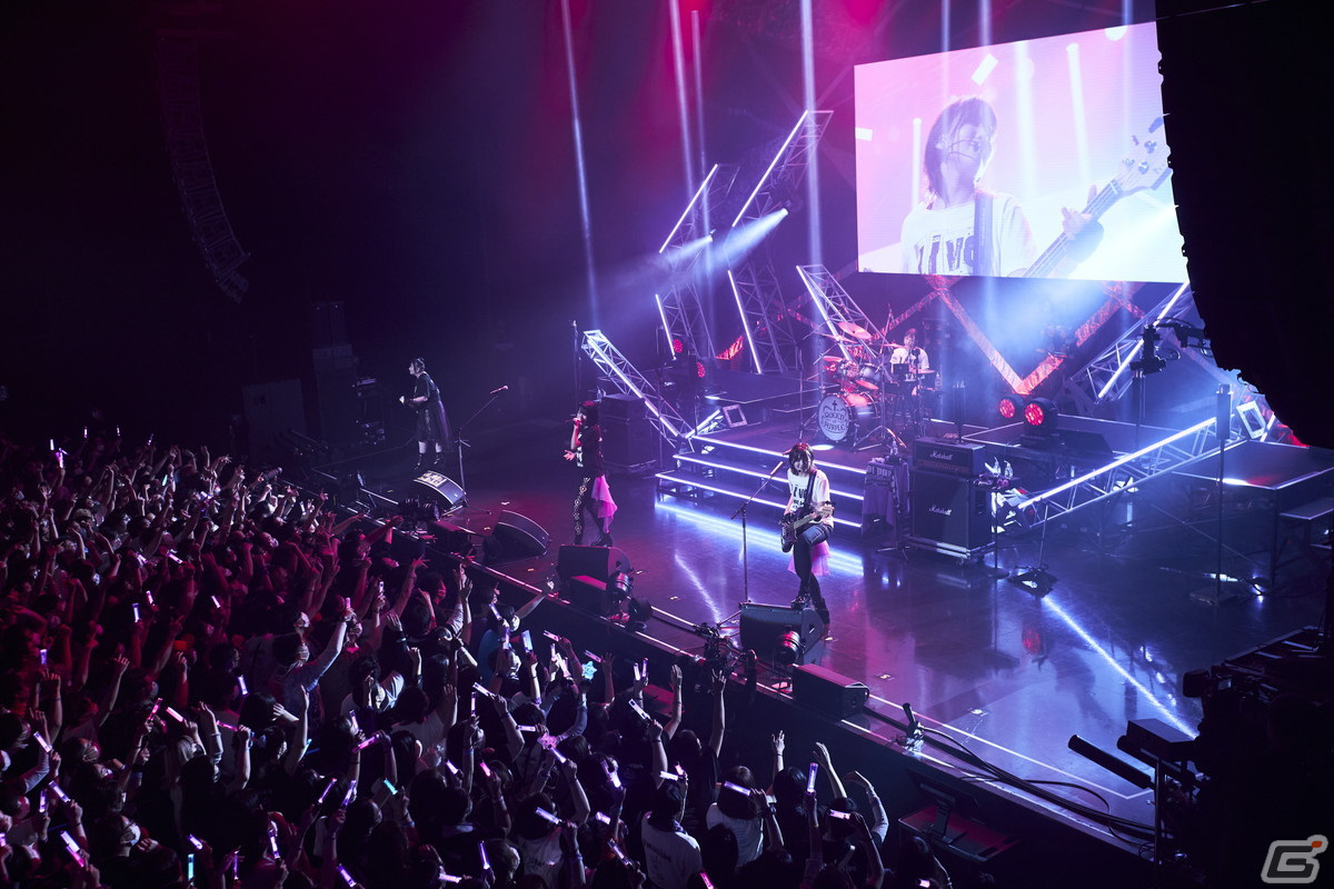 「The QUEEN of PURPLE 2nd Live Tour Live and let “Live”」東京公演レポート：「ナナシス」が誇る4人組ガールズロックバンド“QOP”の現在地の画像41