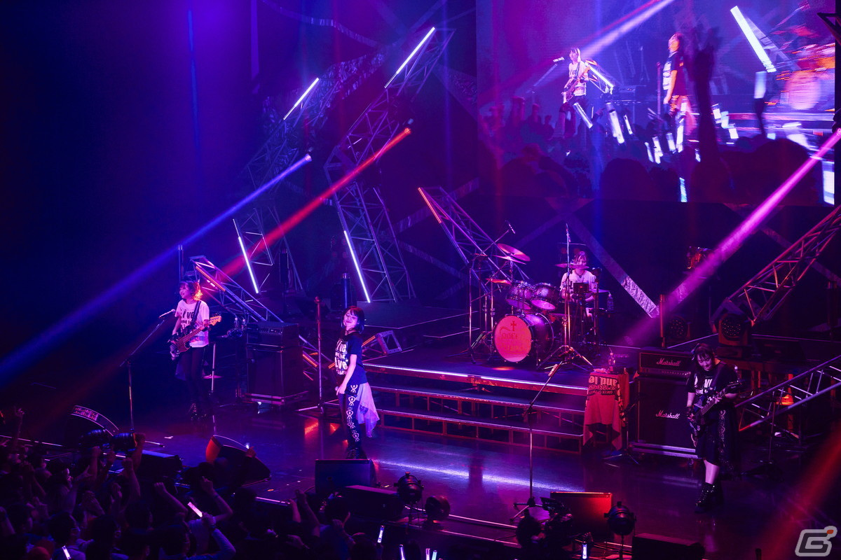 「The QUEEN of PURPLE 2nd Live Tour Live and let “Live”」東京公演レポート：「ナナシス」が誇る4人組ガールズロックバンド“QOP”の現在地の画像42