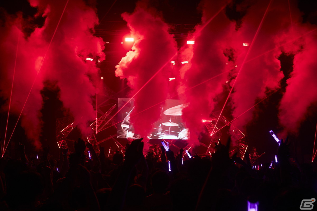「The QUEEN of PURPLE 2nd Live Tour Live and let “Live”」東京公演レポート：「ナナシス」が誇る4人組ガールズロックバンド“QOP”の現在地の画像8