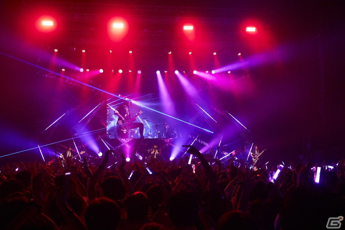 「The QUEEN of PURPLE 2nd Live Tour Live and let “Live”」東京公演レポート：「ナナシス」が誇る4人組ガールズロックバンド“QOP”の現在地の画像9
