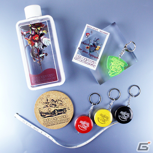 「MAD RAT DEAD」3周年記念グッズセットの受注販売が開始！チーズ型アクリルキーホルダーやスクエアボトルなど5点を収録の画像3