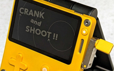 ゲーム機のクランクを回してリロードするSTG「CRANK and SHOOT!!」が配信！ガトリングモード中は連射が可能に