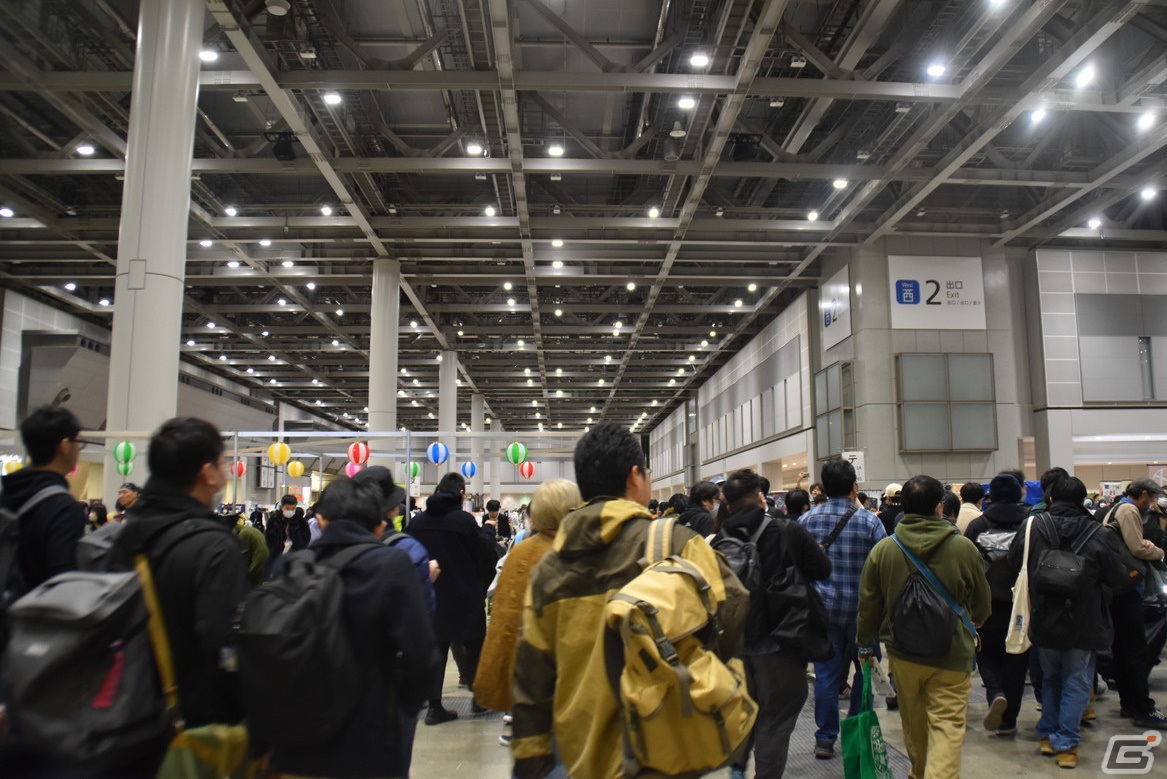 11時の早期入場の時点で会場は大賑わい。