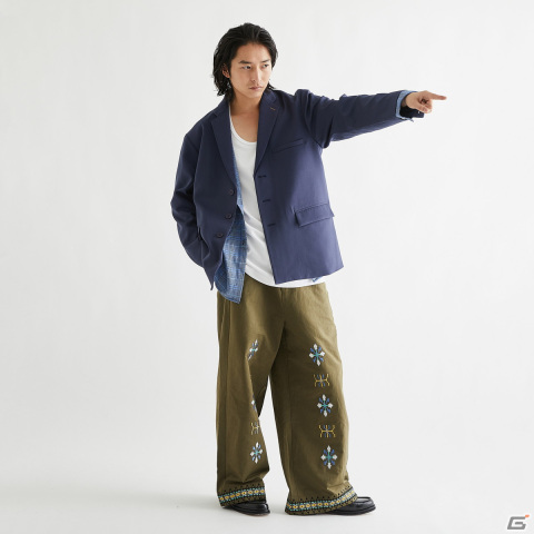 「逆転裁判」シリーズとSuperGroupiesがコラボ！対峙する成歩堂と御剣をイメージした腕時計やそれぞれの衣装を再現したジャケットが登場の画像