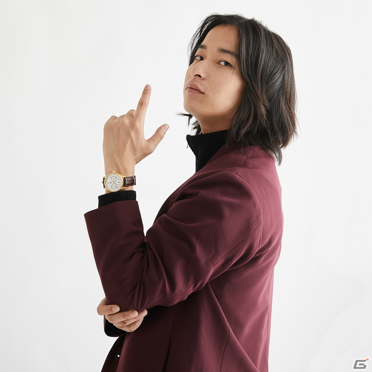 「逆転裁判」シリーズとSuperGroupiesがコラボ！対峙する成歩堂と御剣をイメージした腕時計やそれぞれの衣装を再現したジャケットが登場の画像9