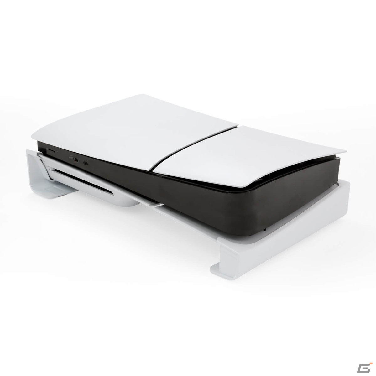 PS5前面のポート不足を解消する「4ポートUSBハブ5S」や放熱効率が良い「横置きスタンド5S」が12月28日にゲームテックより発売！の画像2