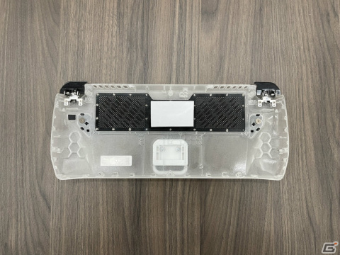 ROG Allyの熱暴走を防止する放熱バックカバー「ROG Ally Back Modcase」が登場！キックスタンドなどの機能も搭載の画像4