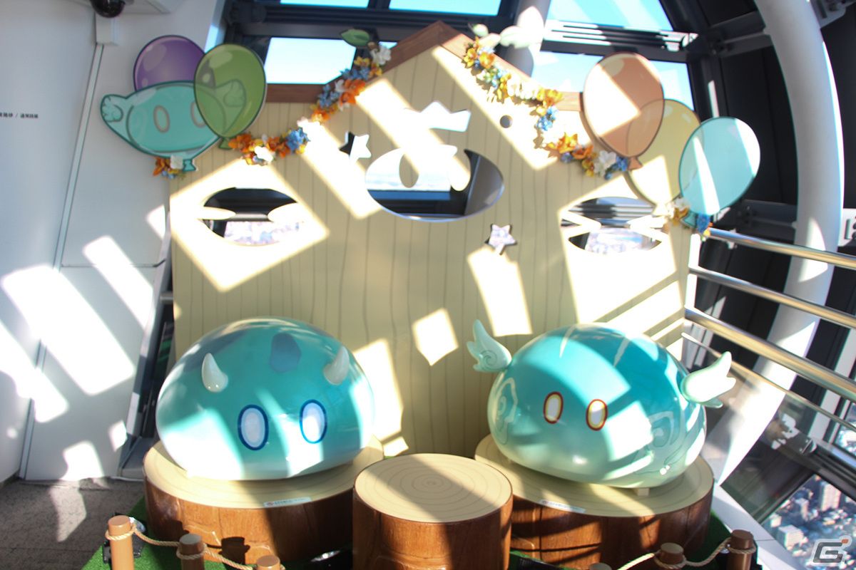 「原神」と東京スカイツリーがコラボした「青空の大冒険~雷霊に導かれて~」をレポート!全キャラが並んだ天望回廊は圧巻の画像