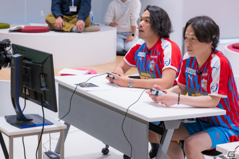 「eFootball 2024」にお笑いコンビ・見取り図が実装!盛山晋太郎さん&リリーさん出演コラボ動画の撮影レポートをお届けの画像9