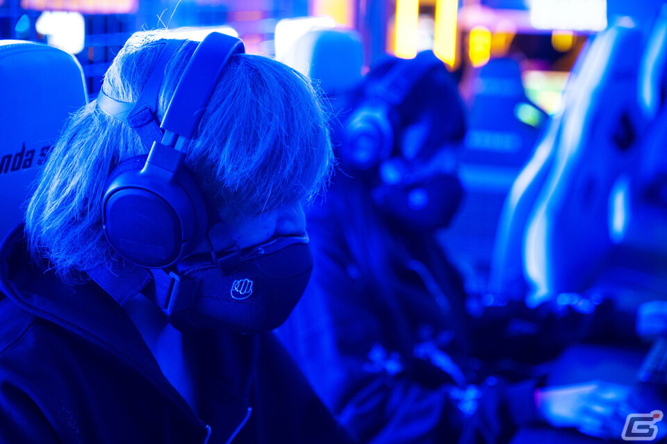 全力で叫べるゲーミング防音マスク「OMBRA v2」のクラファン支援総額が