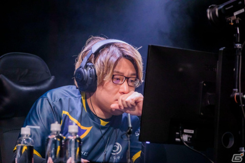 「RAGE SHADOWVERSE PRO TOUR 23-24 CHAMPIONSHIP」AXIZが4年ぶりに王者へ―今シーズンで現役引退のRumoi選手が有終の美を飾るの画像