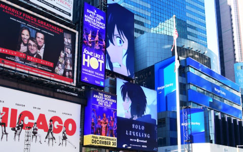 TVアニメ「俺だけレベルアップな件」ワールドプレミアのレポートムービーが公開！NY・タイムズスクエアではデジタル広告も掲示