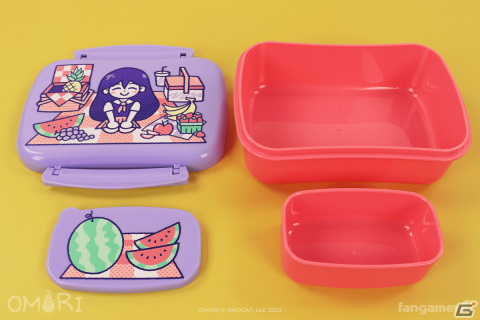 「OMORI」とFangamerがコラボした半袖シャツ、お弁当箱、ネックポーチ、キャップが登場！の画像