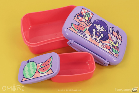 「OMORI」とFangamerがコラボした半袖シャツ、お弁当箱、ネックポーチ、キャップが登場！の画像