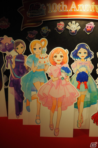 「プリティーリズム・レインボーライブ10周年展」内覧会をレポート!アニメを振り返る展示やキャストコメント、初公開の“プリズムレインボーギター”に注目の画像