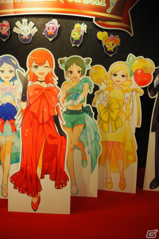 「プリティーリズム・レインボーライブ10周年展」内覧会をレポート!アニメを振り返る展示やキャストコメント、初公開の“プリズムレインボーギター”に注目の画像