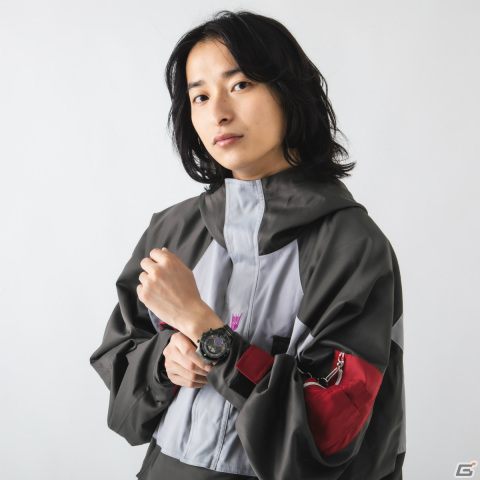 「トランスフォーマー」シリーズとSuperGroupiesがコラボ!“トランスフォーム”なギミックを搭載したアウター、腕時計、財布が登場の画像