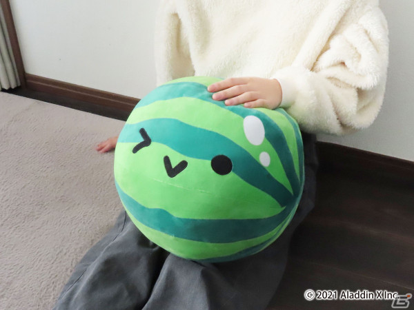 「スイカゲーム」の公式ぬいぐるみがプライズとして4月下旬より順次展開!「特大スイカぬいぐるみ」が当たるキャンペーンもの画像
