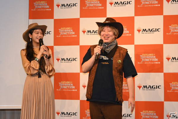 「マジック：ザ・ギャザリング」西部劇が舞台の「サンダー・ジャンクションの無法者」発売PRイベントをレポート！貴島明日香さんがカウガール風の衣装で登場の画像12
