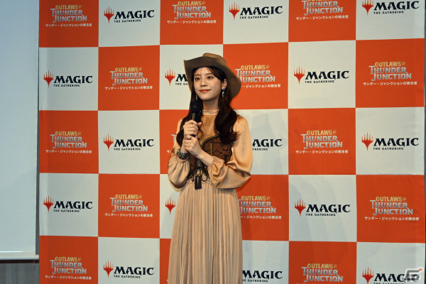 「マジック：ザ・ギャザリング」西部劇が舞台の「サンダー・ジャンクションの無法者」発売PRイベントをレポート！貴島明日香さんがカウガール風の衣装で登場の画像9