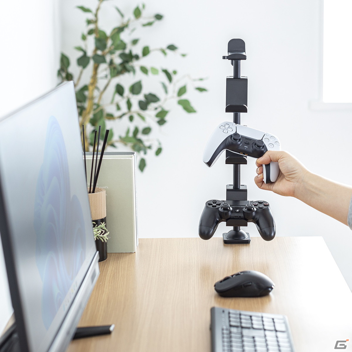 ゲームパッド3台とヘッドホンを縦に収納できるクランプ固定のスタンド「JY-STN2シリーズ」が発売!の画像