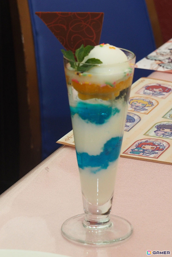 「ナナシス」サンリオキャラクターズとのコラボカフェを紹介！777☆SISTERSのメンバーが描き下ろしで登場、ユニットをイメージしたメニューもの画像