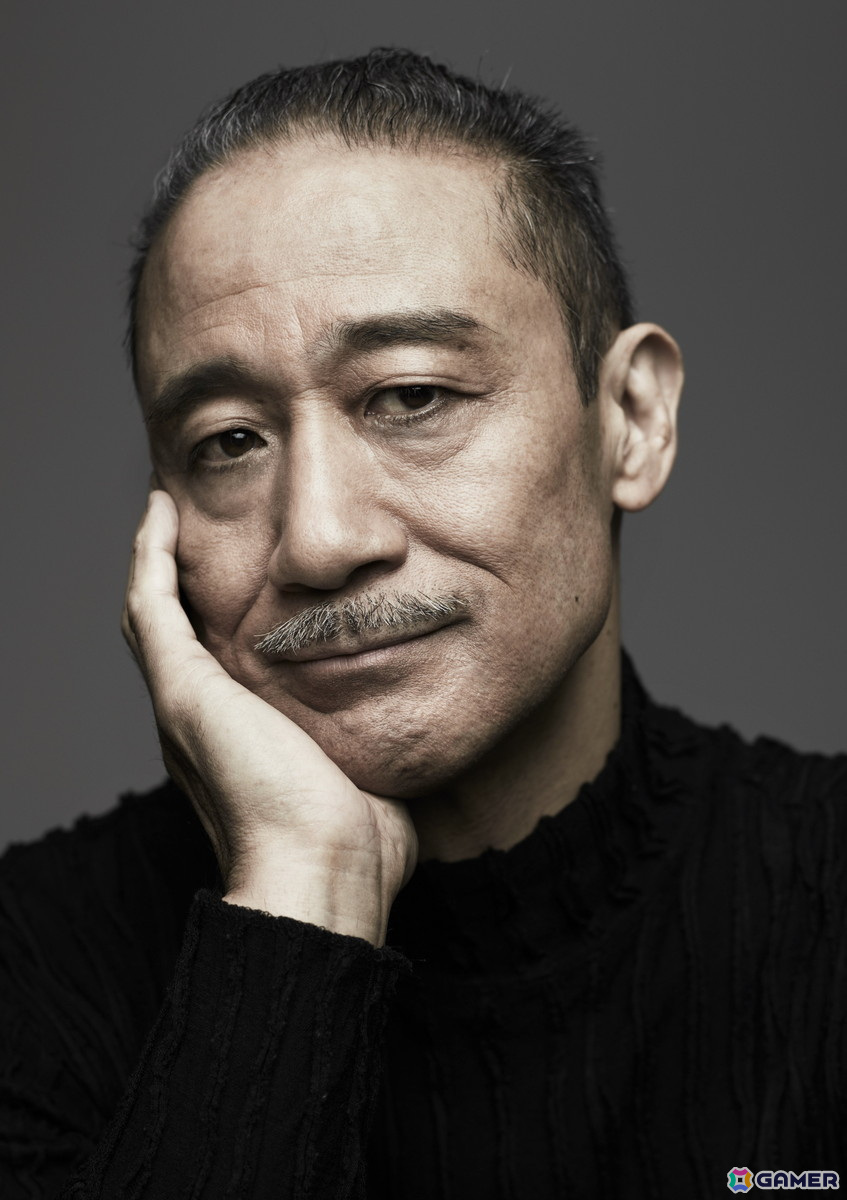 「博学な男」役 銀河万丈
