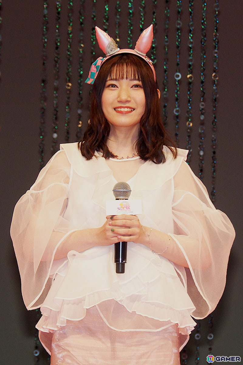 劇場版「ウマ娘 プリティーダービー 新時代の扉」藤本侑里さん、上坂すみれさん、小倉唯さん、福嶋晴菜さんがドレスアップした姿で登場した完成披露プレミアレポートの画像6