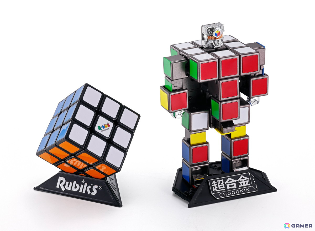 左から、ルービックキューブ ver.3.0 超合金 ルービックキューブ