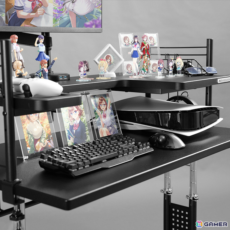 今あるデスクに後付けで“推し活デスク”化！Bauhutteより大型デスクラック＆タペストリー専用ハンガーが発売の画像