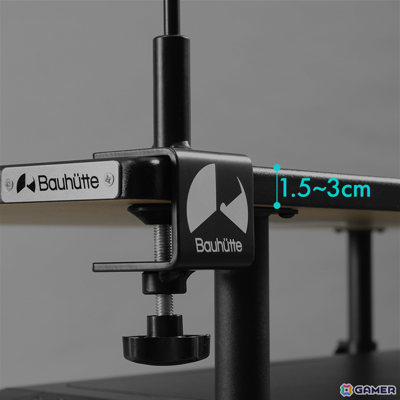 今あるデスクに後付けで“推し活デスク”化！Bauhutteより大型デスクラック＆タペストリー専用ハンガーが発売の画像