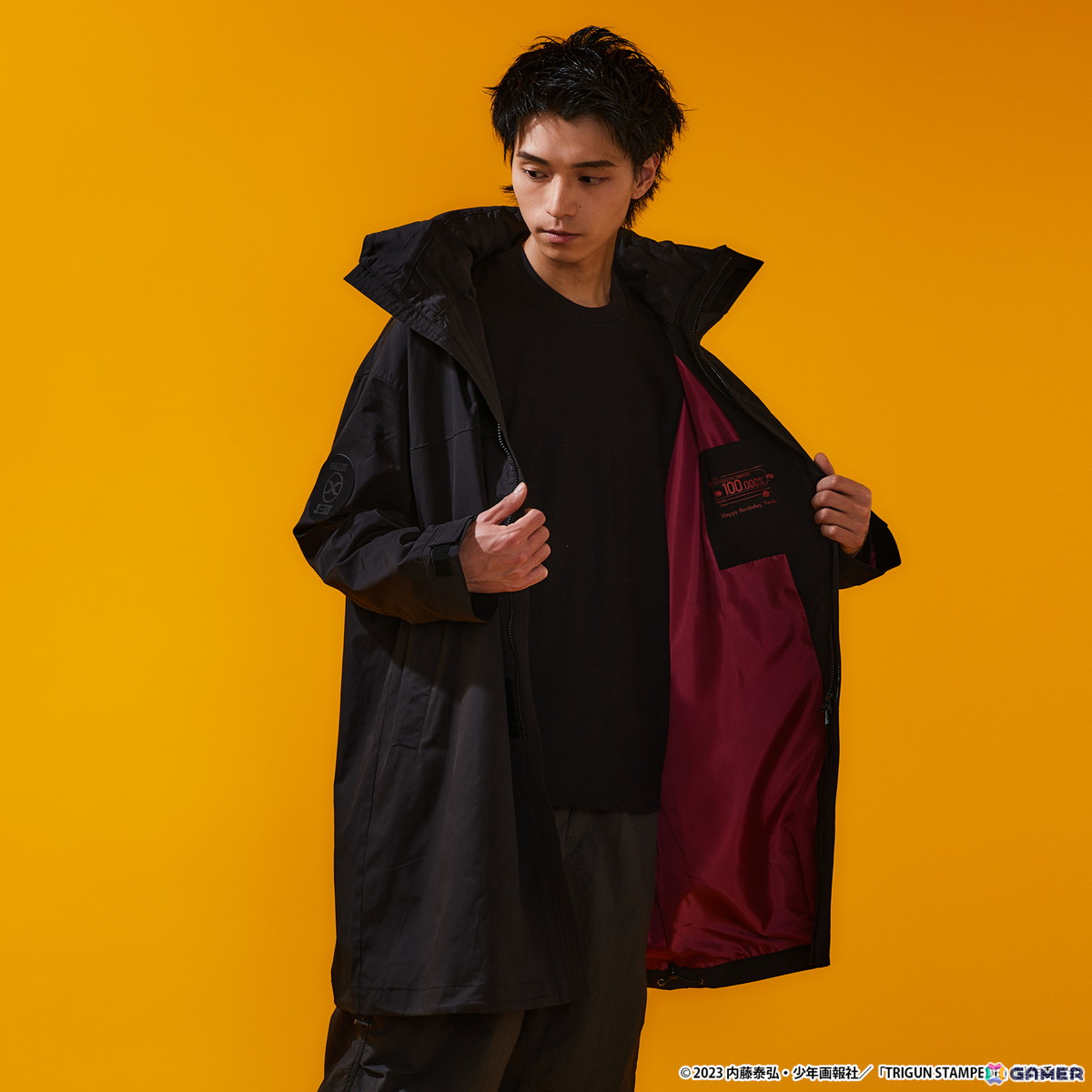 アニメ「TRIGUN STAMPEDE」のコラボアイテム第2弾がSuperGroupiesより登場！ヴァッシュの黒いコート、ニコラスのジャケットなどがラインナップの画像3