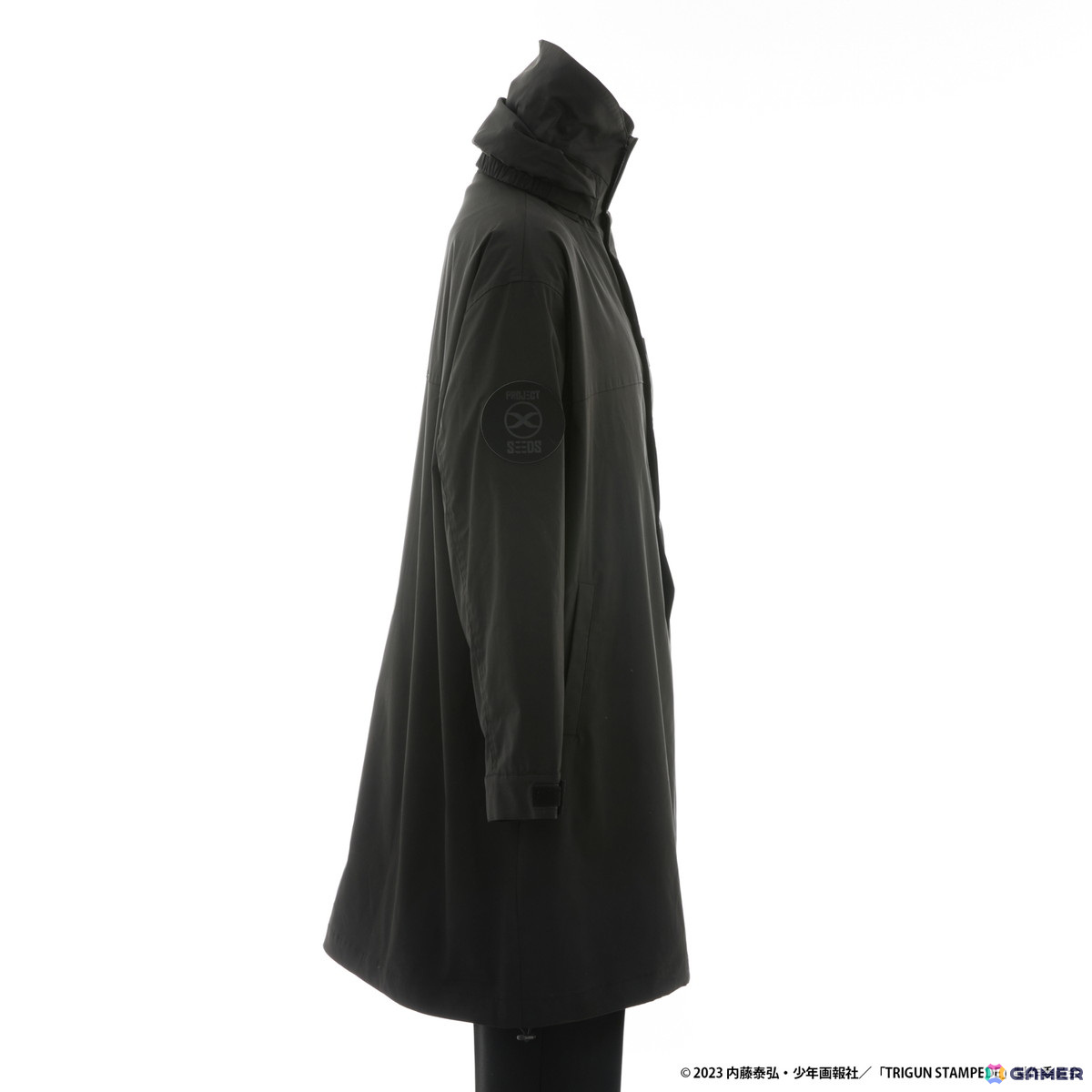 アニメ「TRIGUN STAMPEDE」のコラボアイテム第2弾がSuperGroupiesより登場！ヴァッシュの黒いコート、ニコラスのジャケットなどがラインナップの画像9