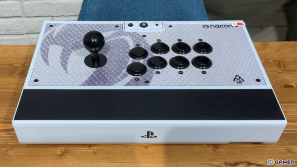 ハイエンドモデルをお安く！「NACON DAIJA アーケードスティック」レビュー：カスタマイズや連動アプリを活かした“自分だけのアケコン”作りが魅力の画像16