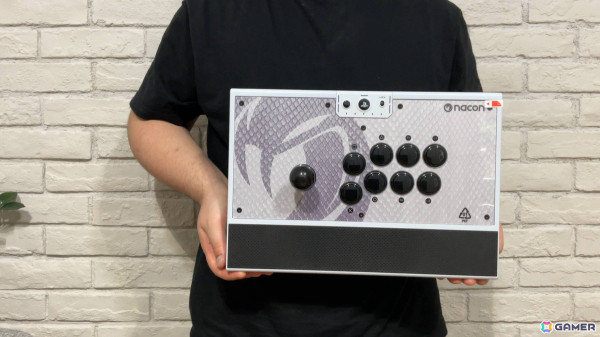 ハイエンドモデルをお安く！「NACON DAIJA アーケードスティック」レビュー：カスタマイズや連動アプリを活かした“自分だけのアケコン”作りが魅力の画像3