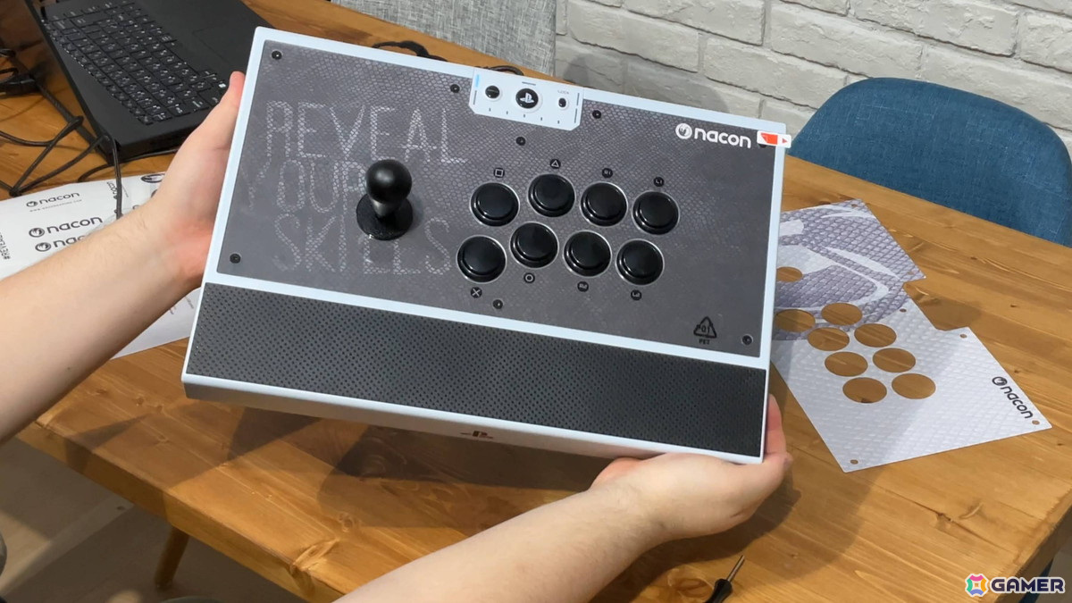 ハイエンドモデルをお安く！「NACON DAIJA アーケードスティック