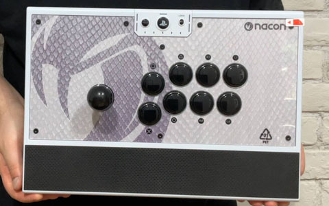 ハイエンドモデルをお安く！「NACON DAIJA アーケードスティック」レビュー：カスタマイズや連動アプリを活かした“自分だけのアケコン”作りが魅力